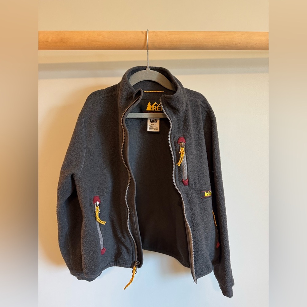 REI Child’s Charcoal Fleece Jacket - Picture 2 of 6